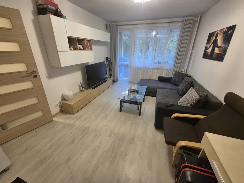 Teiul Doamnei, Colentina aproape de sectia 7 politie