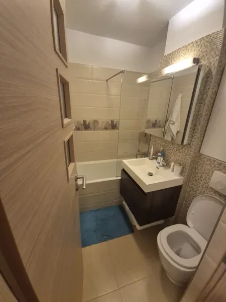 Teiul Doamnei, Colentina aproape de sectia 7 politie